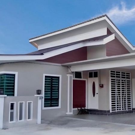 Aina Guest House Kota Bharu Eksteriør billede