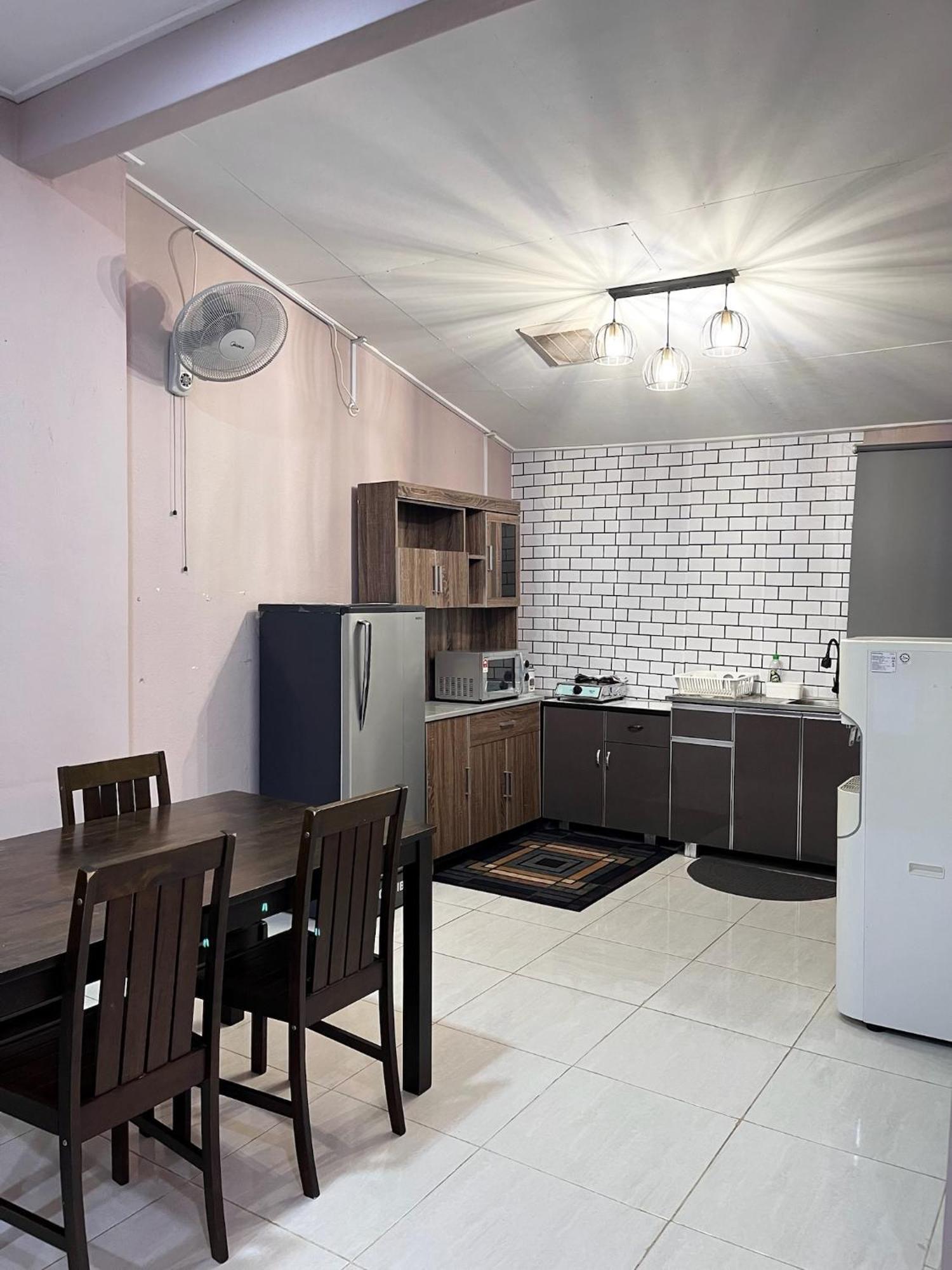 Aina Guest House Kota Bharu Eksteriør billede