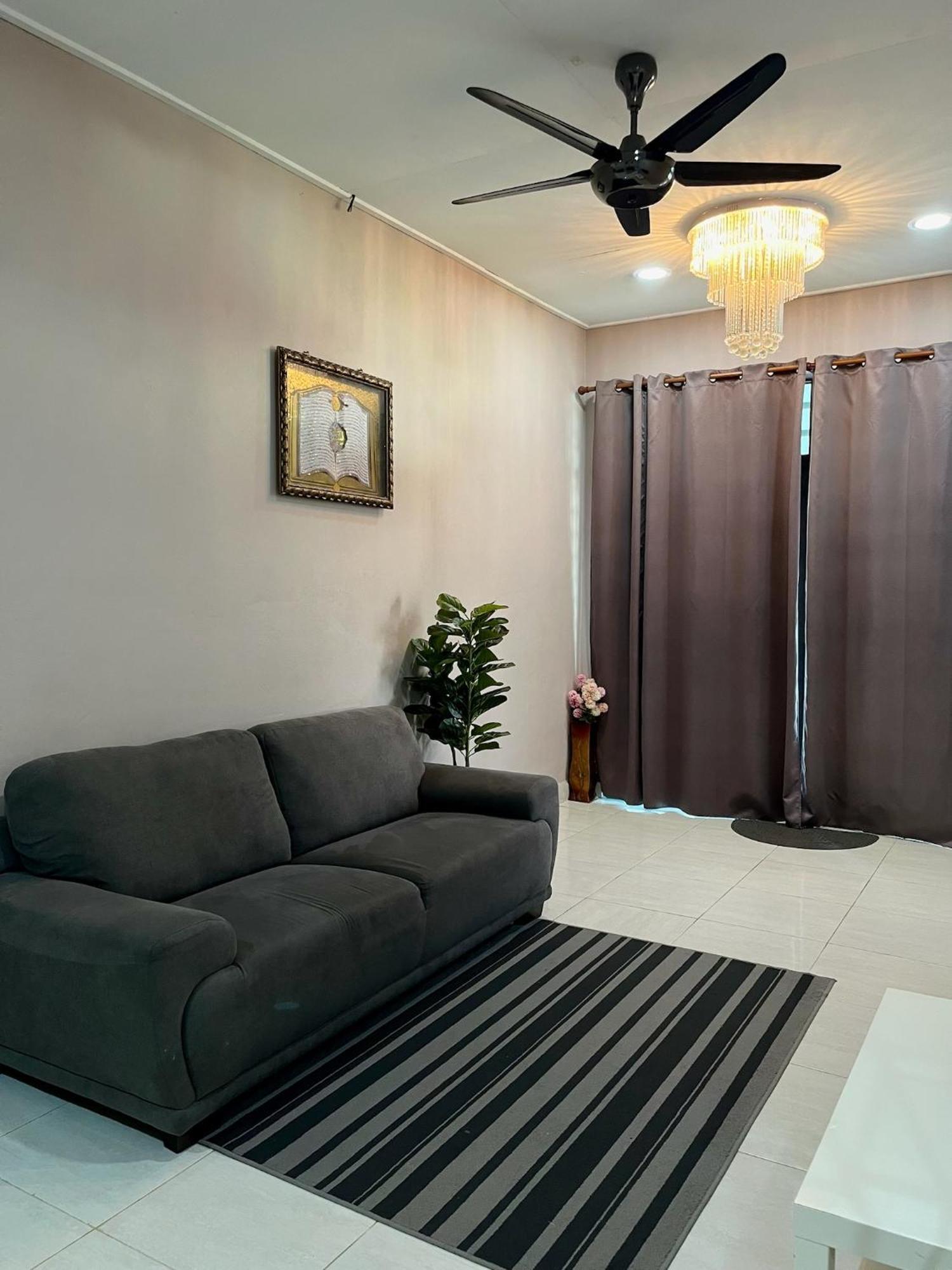 Aina Guest House Kota Bharu Eksteriør billede